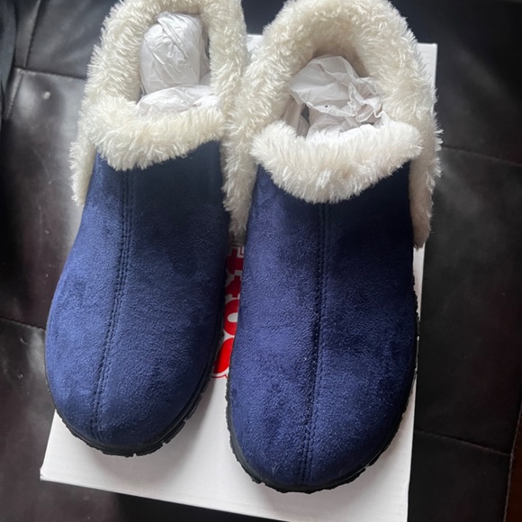 Soft moc  ladies slippers size 6 brand new - Picture 5 of 6